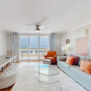 Pelican 304 Apartment